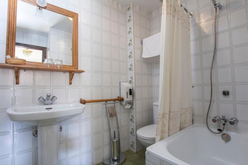 Hostal Meson Casa De Guzman Santo Domingo De Silos Kültér fotó