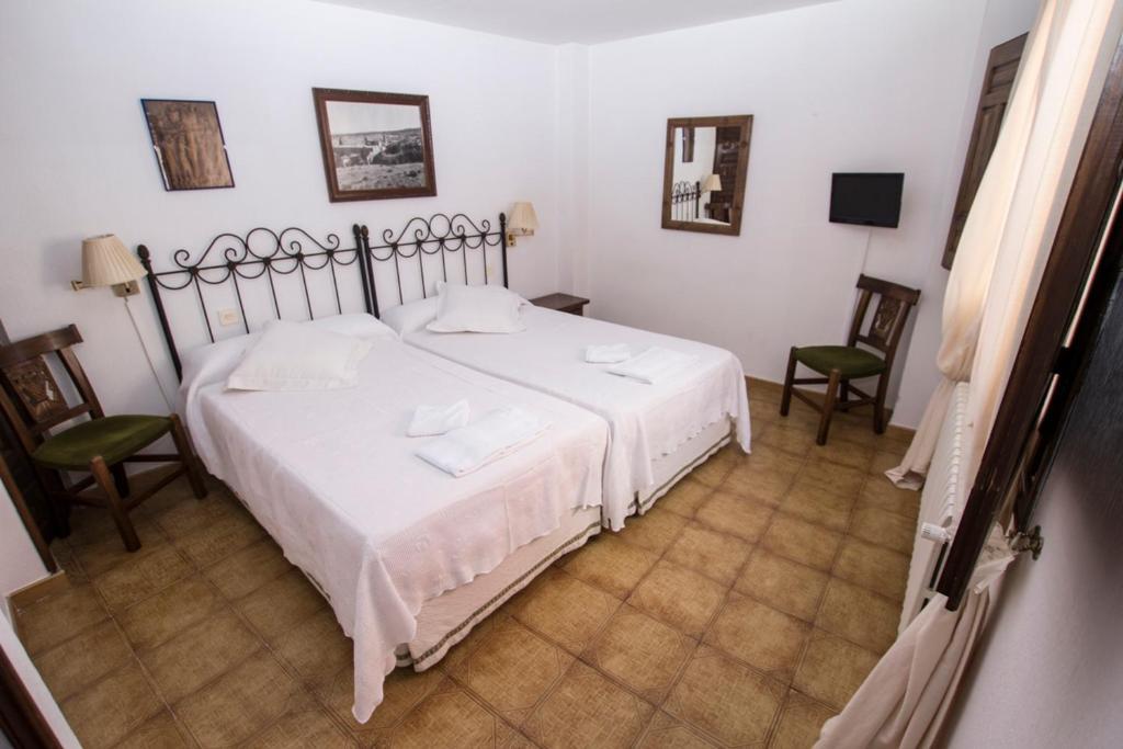 Hostal Meson Casa De Guzman Santo Domingo De Silos Kültér fotó