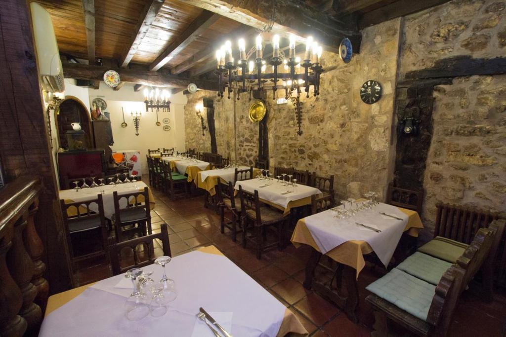 Hostal Meson Casa De Guzman Santo Domingo De Silos Kültér fotó