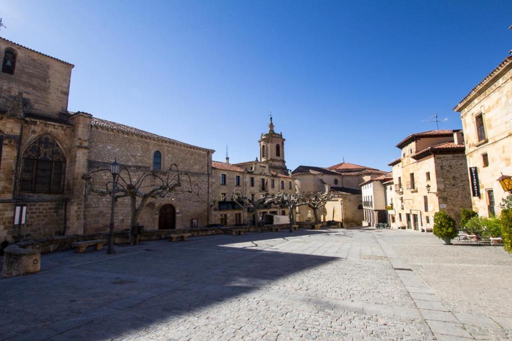 Hostal Meson Casa De Guzman Santo Domingo De Silos Kültér fotó